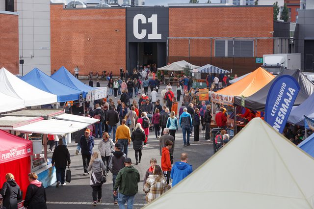 Wemmissä sisähalleihin pääsee huolto-ovistakin