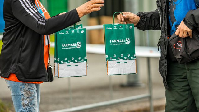 Talkoolaiset Farmarissa 2